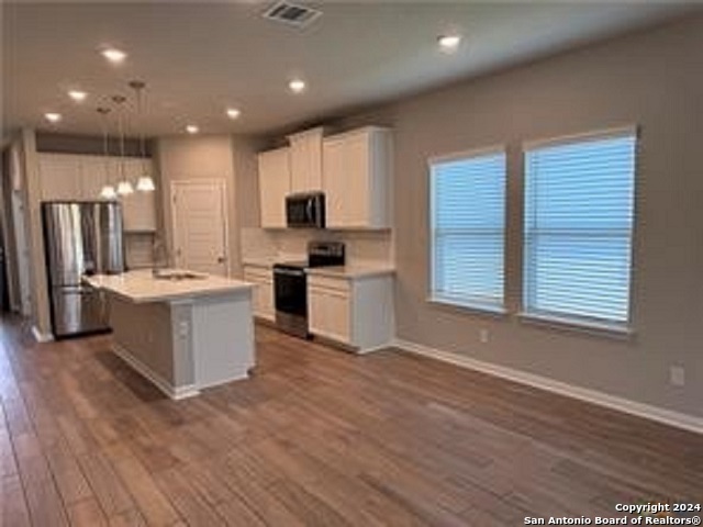 1280 Ella Property Photo 3