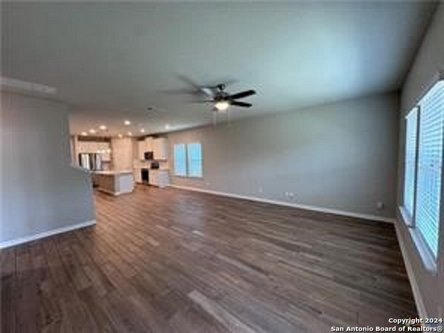 1280 Ella Property Photo 4