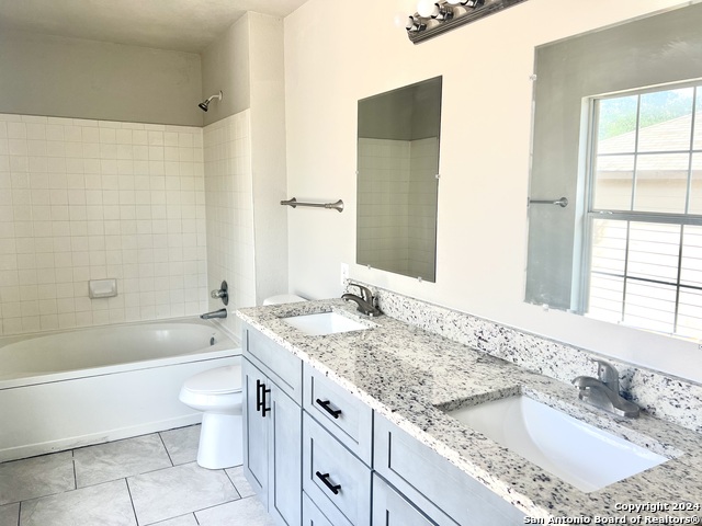 10406 Manor Crk Property Photo 13