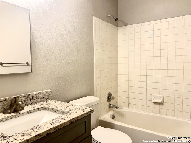 10406 Manor Crk Property Photo 15