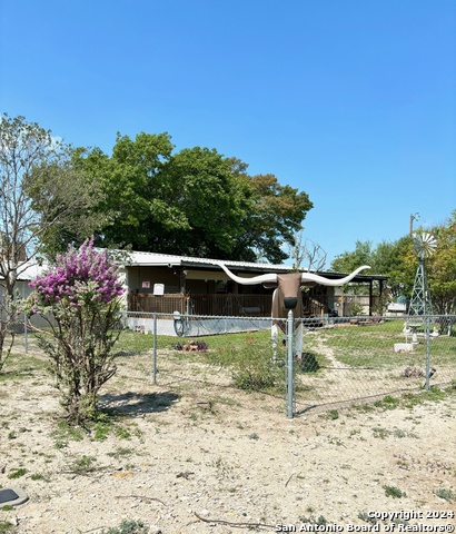 144 Shafter St Property Photo 2