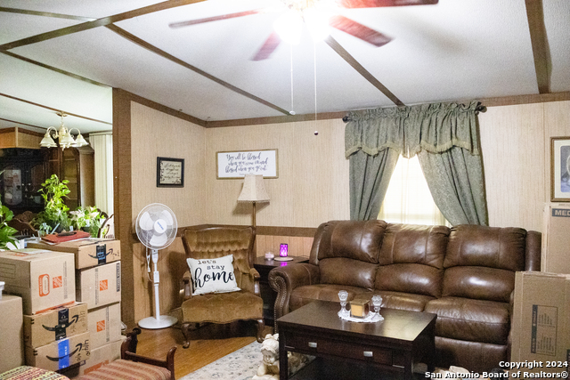 144 Shafter St Property Photo 6
