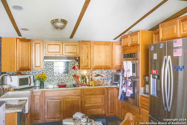 144 Shafter St Property Photo 7