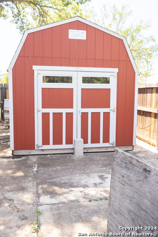 144 Shafter St Property Photo 14