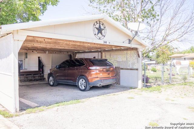 144 Shafter St Property Photo 21