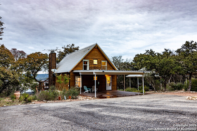 464 County Rd 262 Property Photo 6