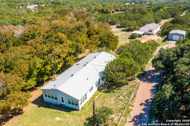 747 Cove Ranch Rd Property Photo 4