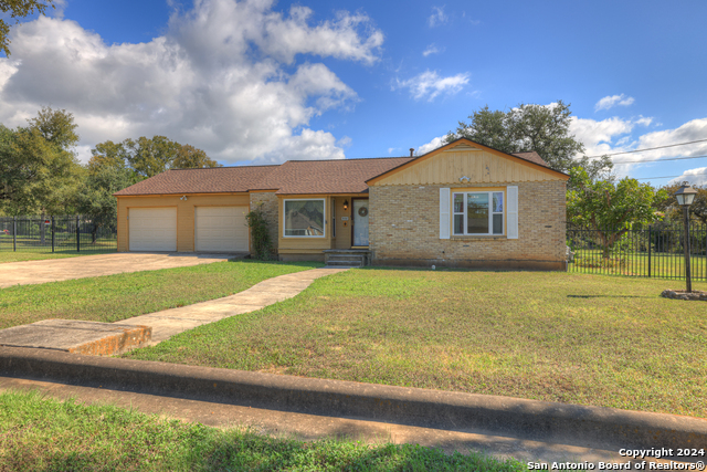800 N Bishop Property Photo 1