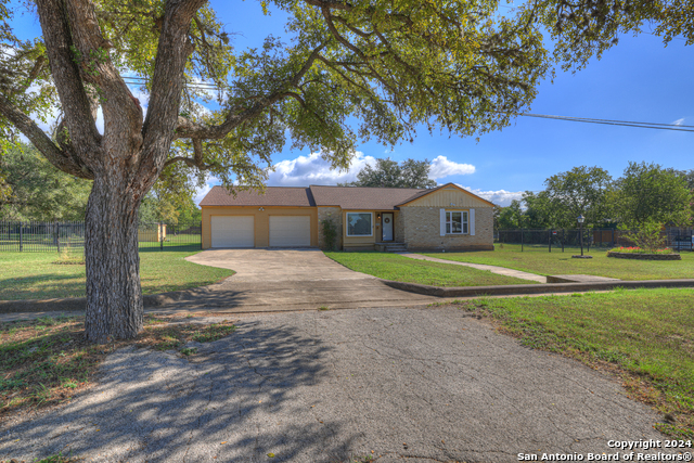 800 N Bishop Property Photo 2