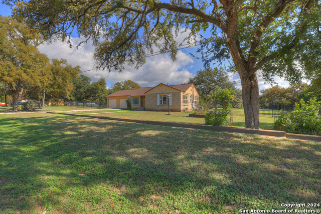800 N Bishop Property Photo 6