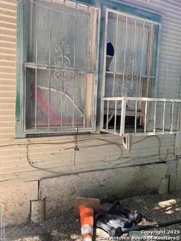 103 New York Pl Property Photo 2