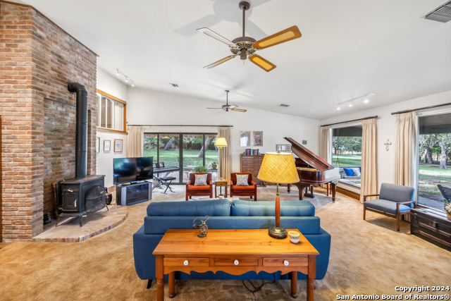1809 Green Valley Rd Property Photo 6