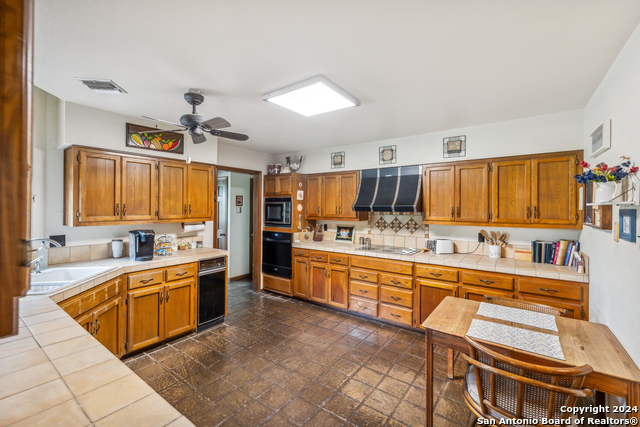 1809 Green Valley Rd Property Photo 12