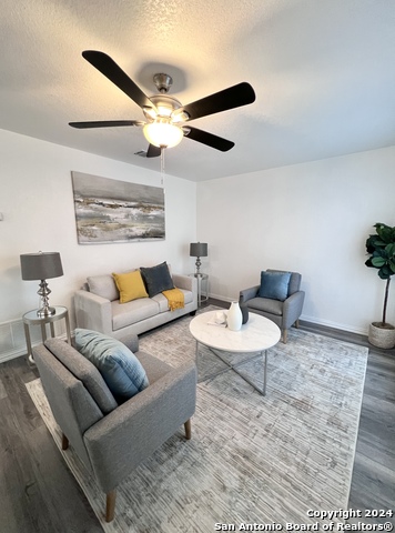9426 Hindi St Property Photo 3