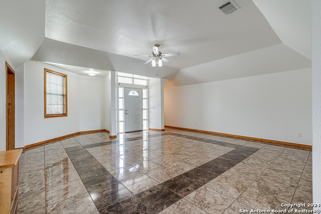 1129 Valeria Dr Property Photo 9