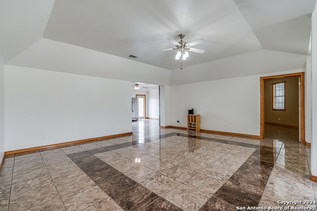 1129 Valeria Dr Property Photo 11