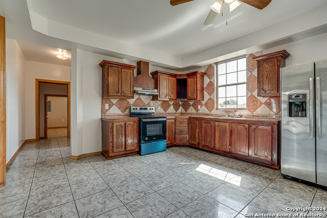 1129 Valeria Dr Property Photo 12