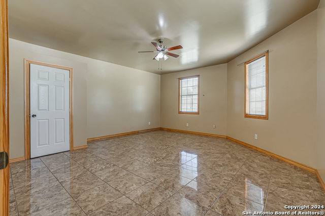 1129 Valeria Dr Property Photo 21