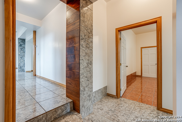 1129 Valeria Dr Property Photo 27