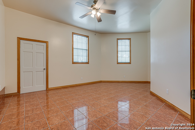 1129 Valeria Dr Property Photo 28