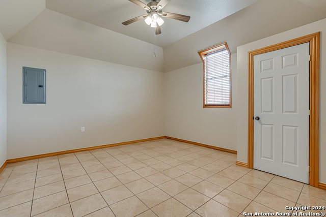 1129 Valeria Dr Property Photo 32