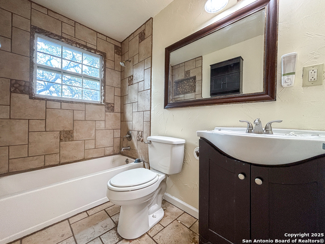 571 Firefly Dr Property Photo 10