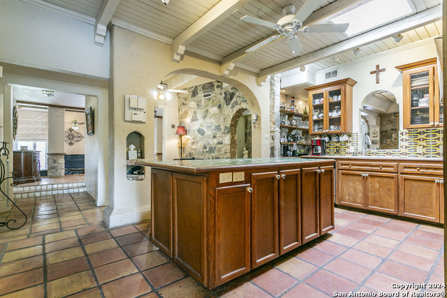 901 River Rd Property Photo 10