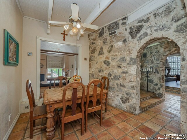 901 River Rd Property Photo 12
