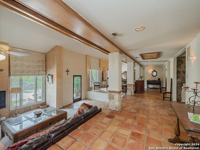 901 River Rd Property Photo 17