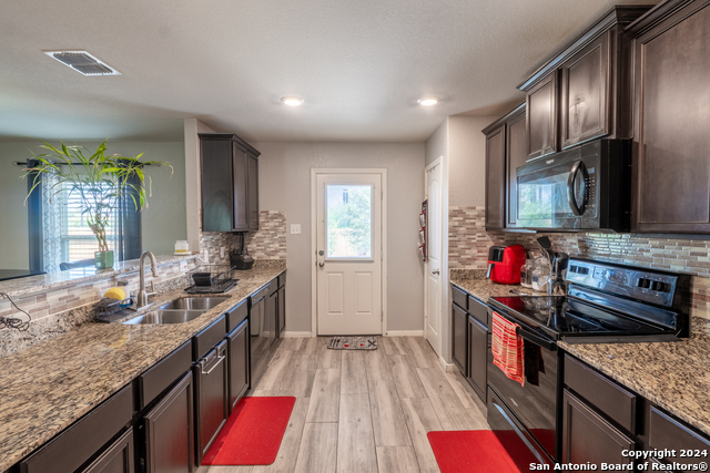 7206 Romaire Run Property Photo 23
