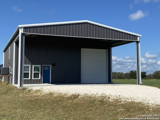 253 Carrie St. Property Photo 2