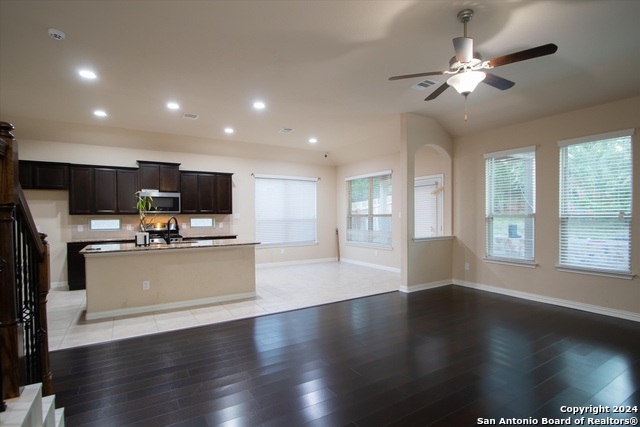 5035 Italica Property Photo 5