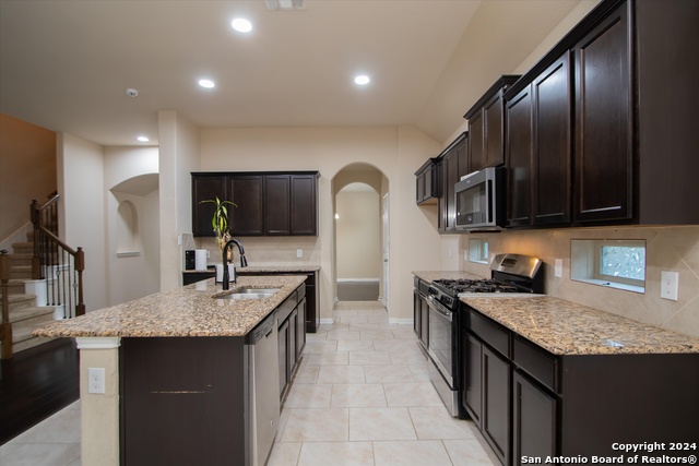 5035 Italica Property Photo 6
