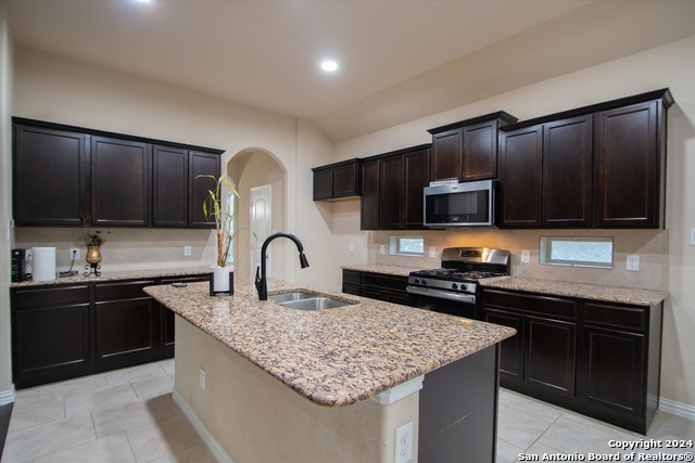 5035 Italica Property Photo 7