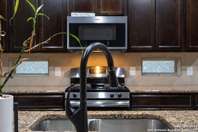 5035 Italica Property Photo 8