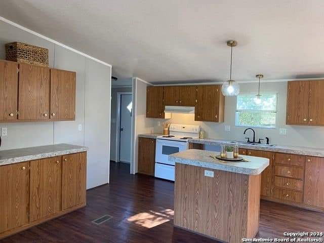 369 Thomas Property Photo 3