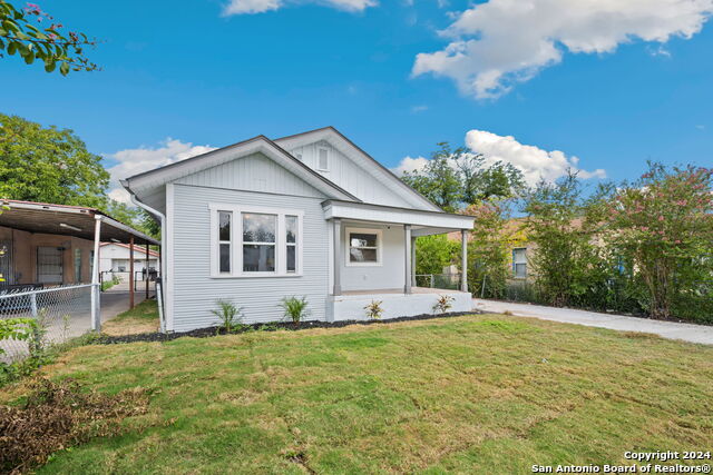 1917 W HUISACHE AVE Property Photo 1