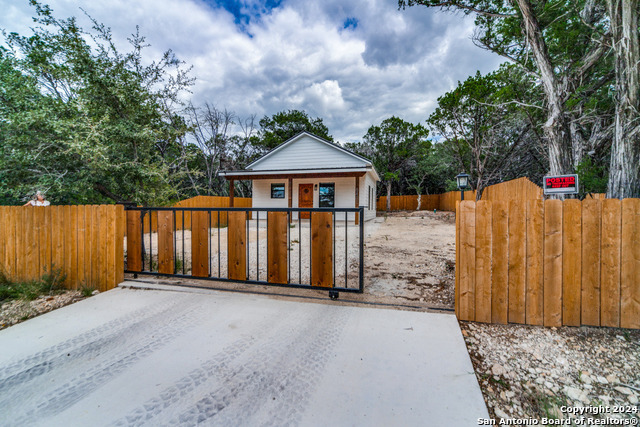 6401 Whartons Dock Property Photo 3