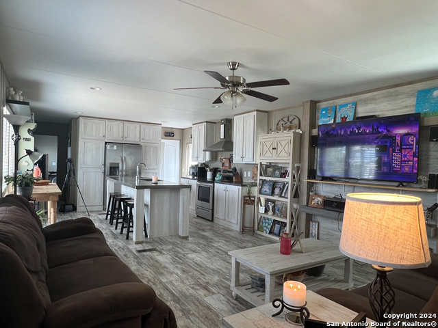 755 Sombra Dr Property Photo 3