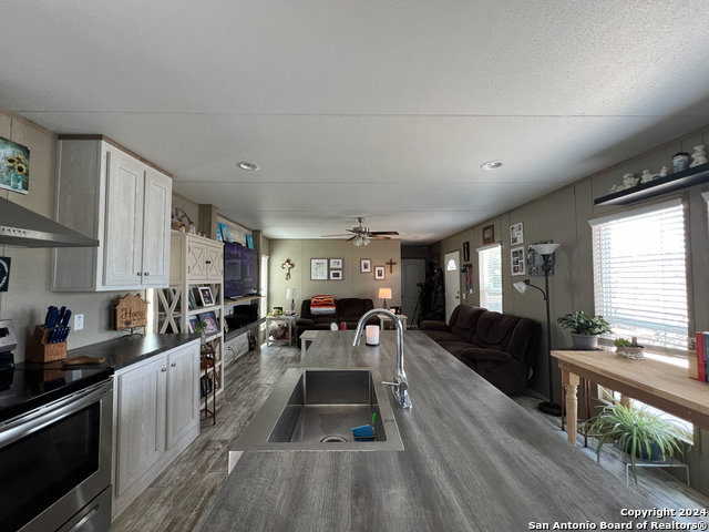 755 Sombra Dr Property Photo 8
