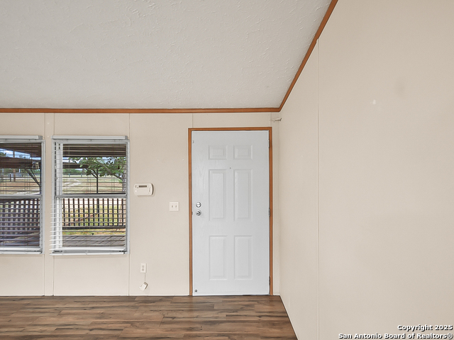 220 Northfield Dr Property Photo 6