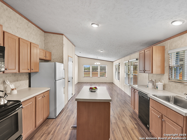220 Northfield Dr Property Photo 11