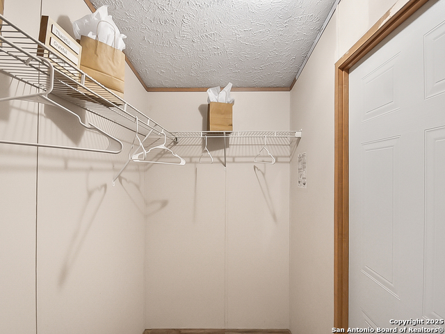 220 Northfield Dr Property Photo 21