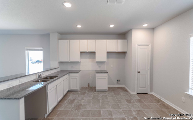 5215 Olene Flts Property Photo 8