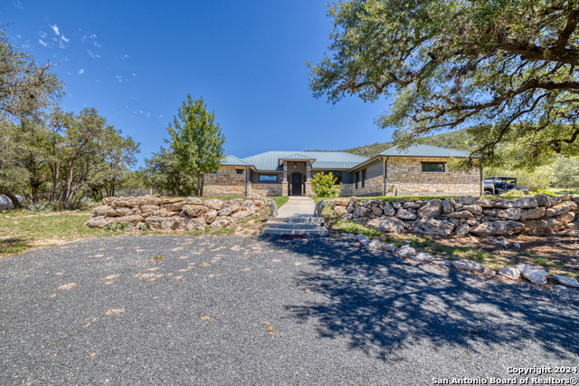 1023 Mariposa Ave Property Photo 3