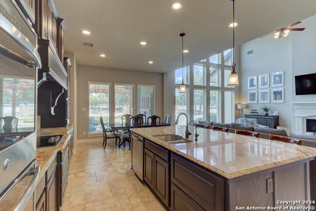 2326 Haven Bluff Ct Property Photo 9