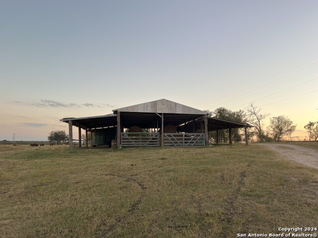735 Old Zorn Rd Property Photo 3