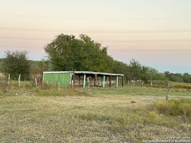 735 Old Zorn Rd Property Photo 4