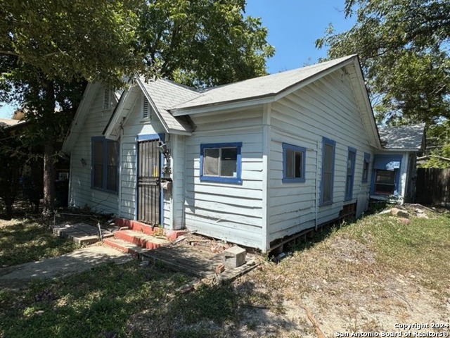 335 Elmhurst Ave Property Photo 1