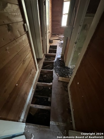 335 Elmhurst Ave Property Photo 2